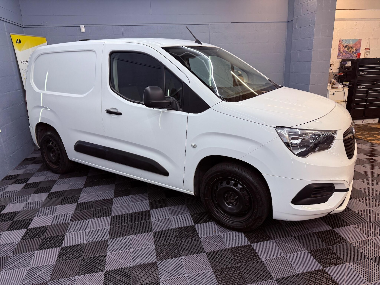 Used Vauxhall Combo 2019 for sale - 76988516: Photo 2
