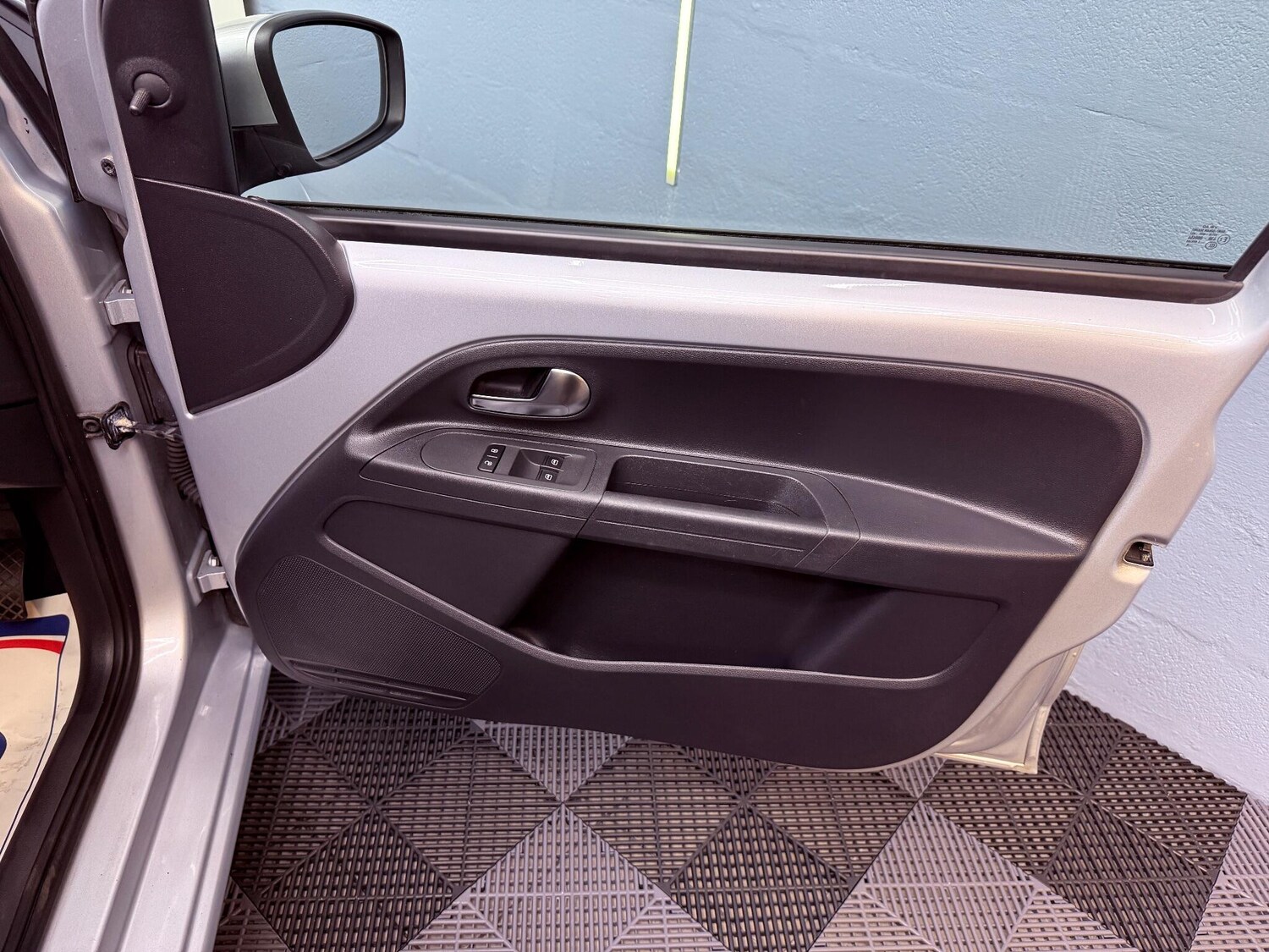 Used Volkswagen up! 2015 for sale - 75978118: Photo 29