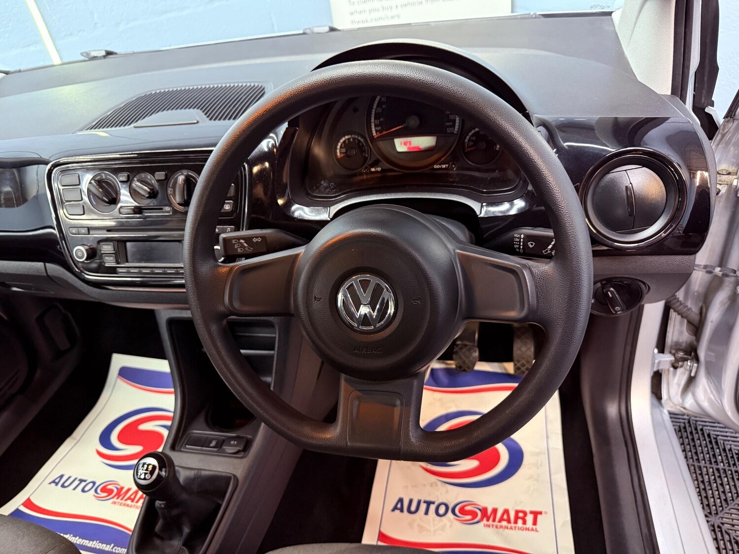 Used Volkswagen up! 2015 for sale - 75978118: Photo 31