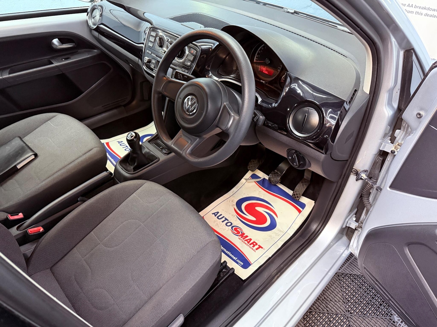 Used Volkswagen up! 2015 for sale - 75978118: Photo 32