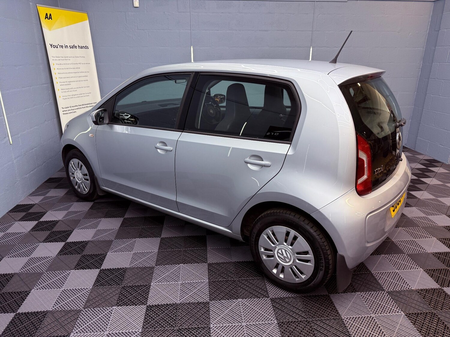 Used Volkswagen up! 2015 for sale - 75978118: Photo 33