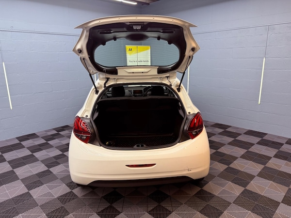 Used Peugeot 208 2017 for sale - 76002495: Photo 22