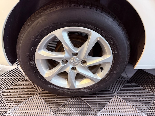 Used Peugeot 208 2017 for sale - 76002495: Photo 24