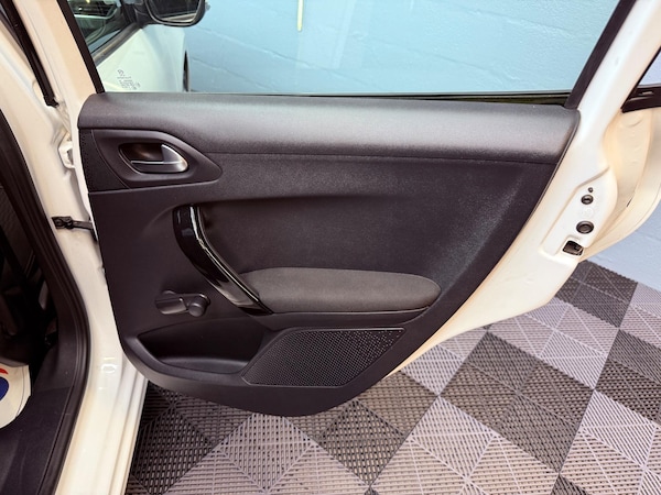 Used Peugeot 208 2017 for sale - 76002495: Photo 25