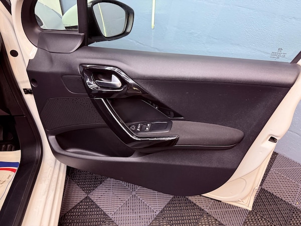 Used Peugeot 208 2017 for sale - 76002495: Photo 30