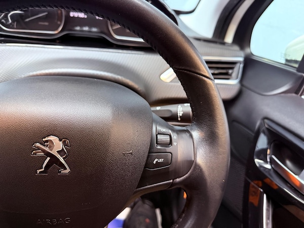 Used Peugeot 208 2017 for sale - 76002495: Photo 9