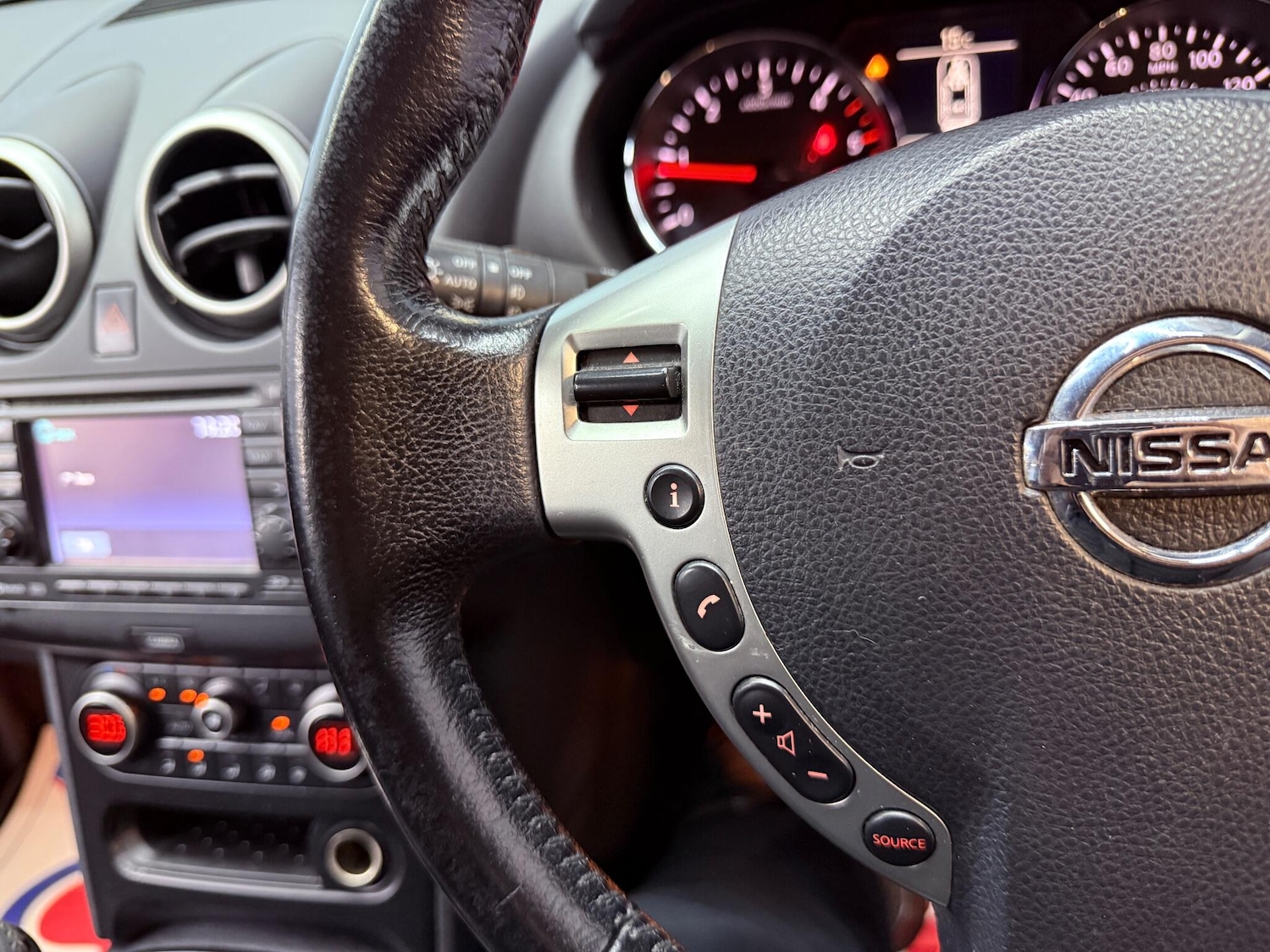 Used Nissan Qashqai+2 2013 for sale - 76572614: Photo 19