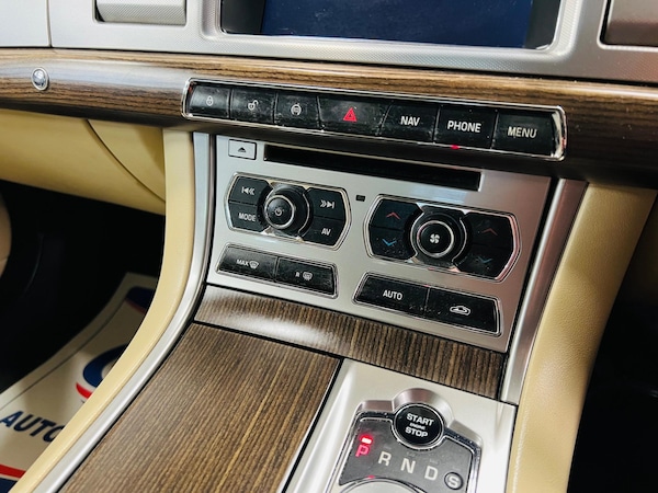 Used Jaguar XF 2012 for sale - 74680379: Photo 40