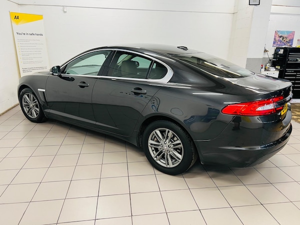 Used Jaguar XF 2012 for sale - 74680379: Photo 5