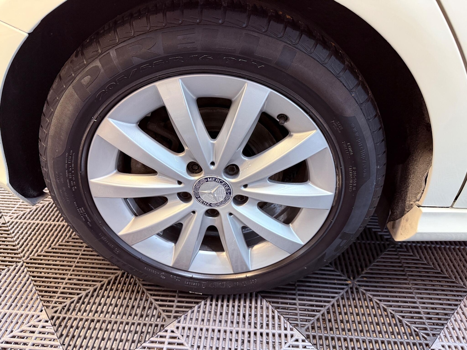 Used Mercedes-Benz A-Class 2015 for sale - 76926029: Photo 35