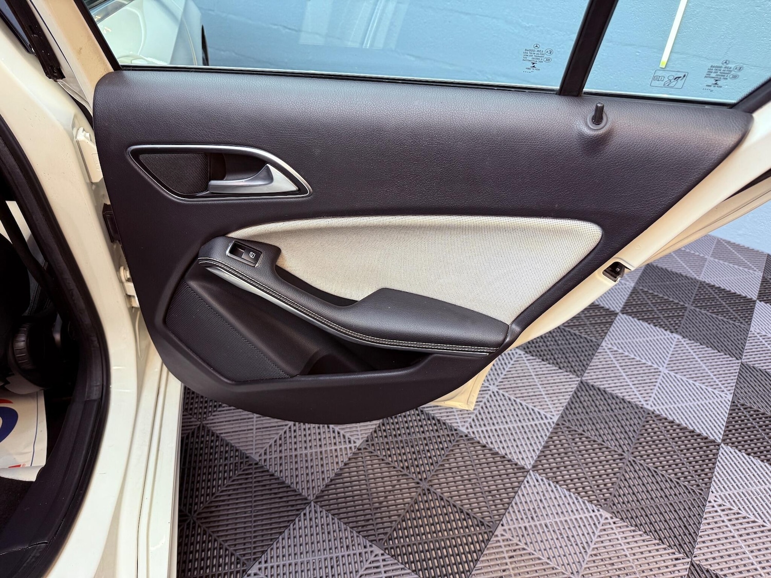 Used Mercedes-Benz A-Class 2015 for sale - 76926029: Photo 37