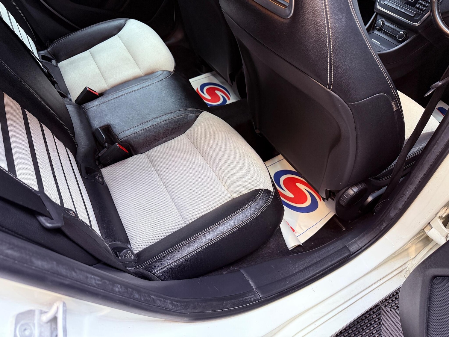 Used Mercedes-Benz A-Class 2015 for sale - 76926029: Photo 40