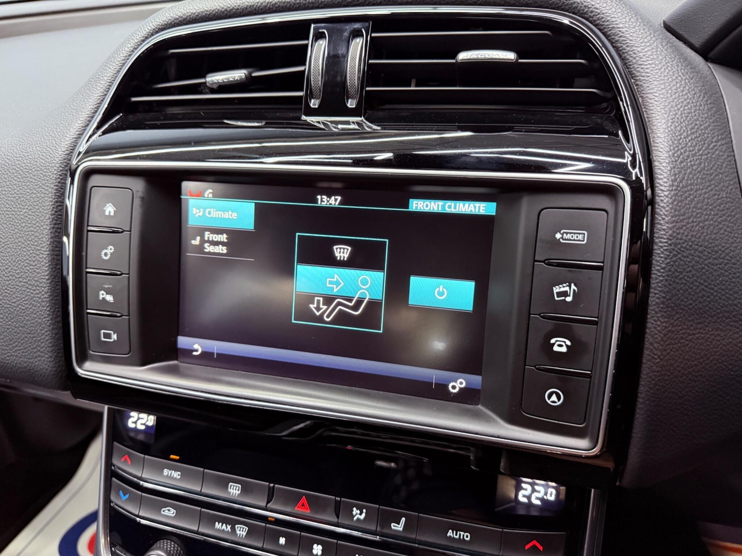 Used Jaguar XE 2016 for sale - 77793869: Photo 13