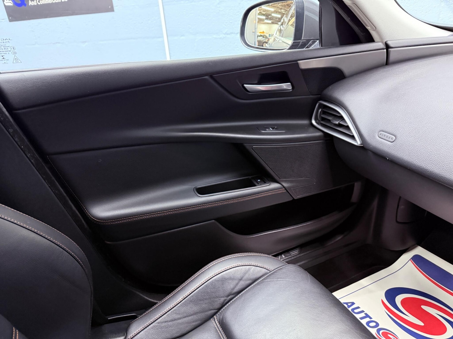 Used Jaguar XE 2016 for sale - 77793869: Photo 16