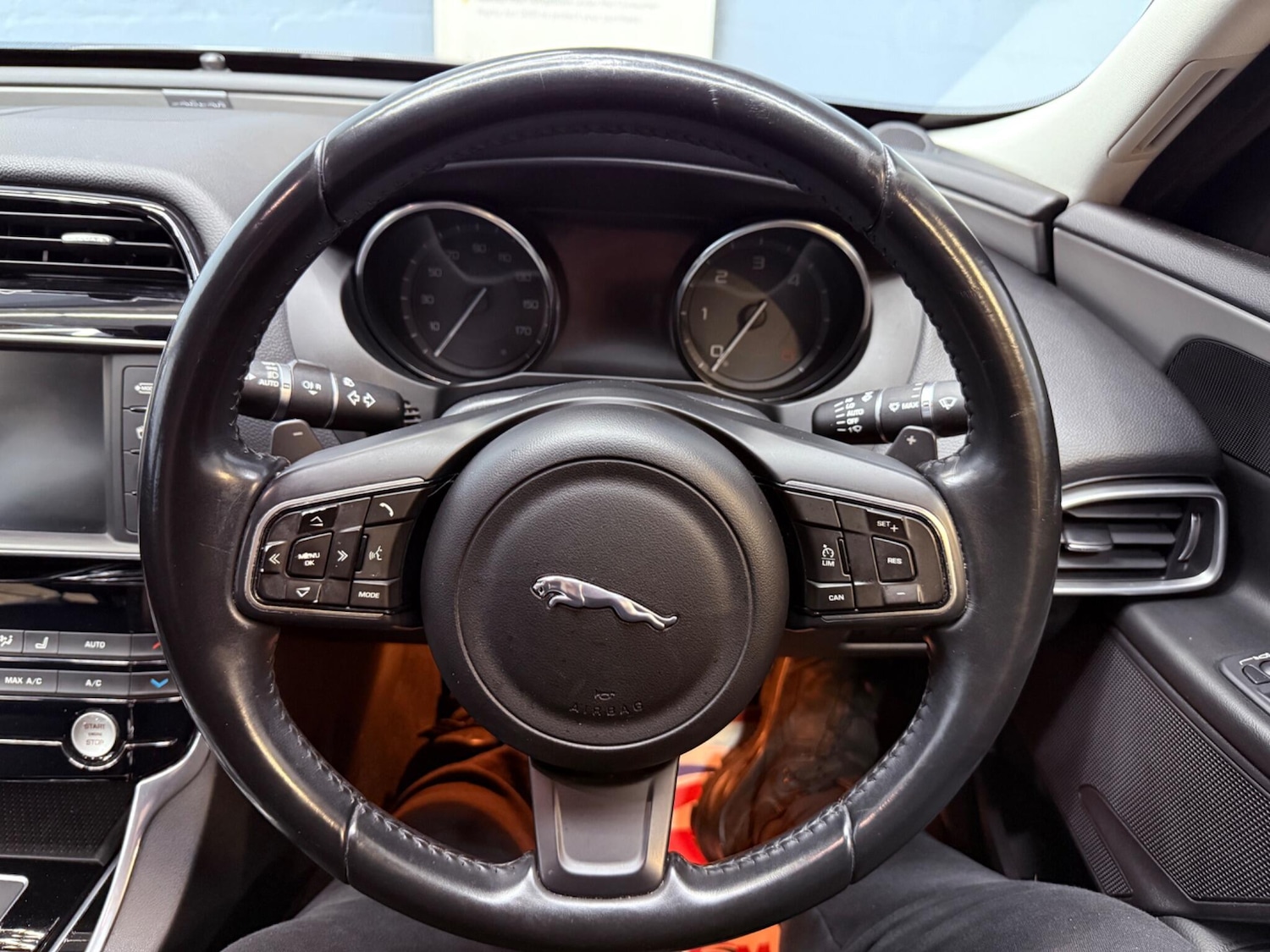 Used Jaguar XE 2016 for sale - 77793869: Photo 25