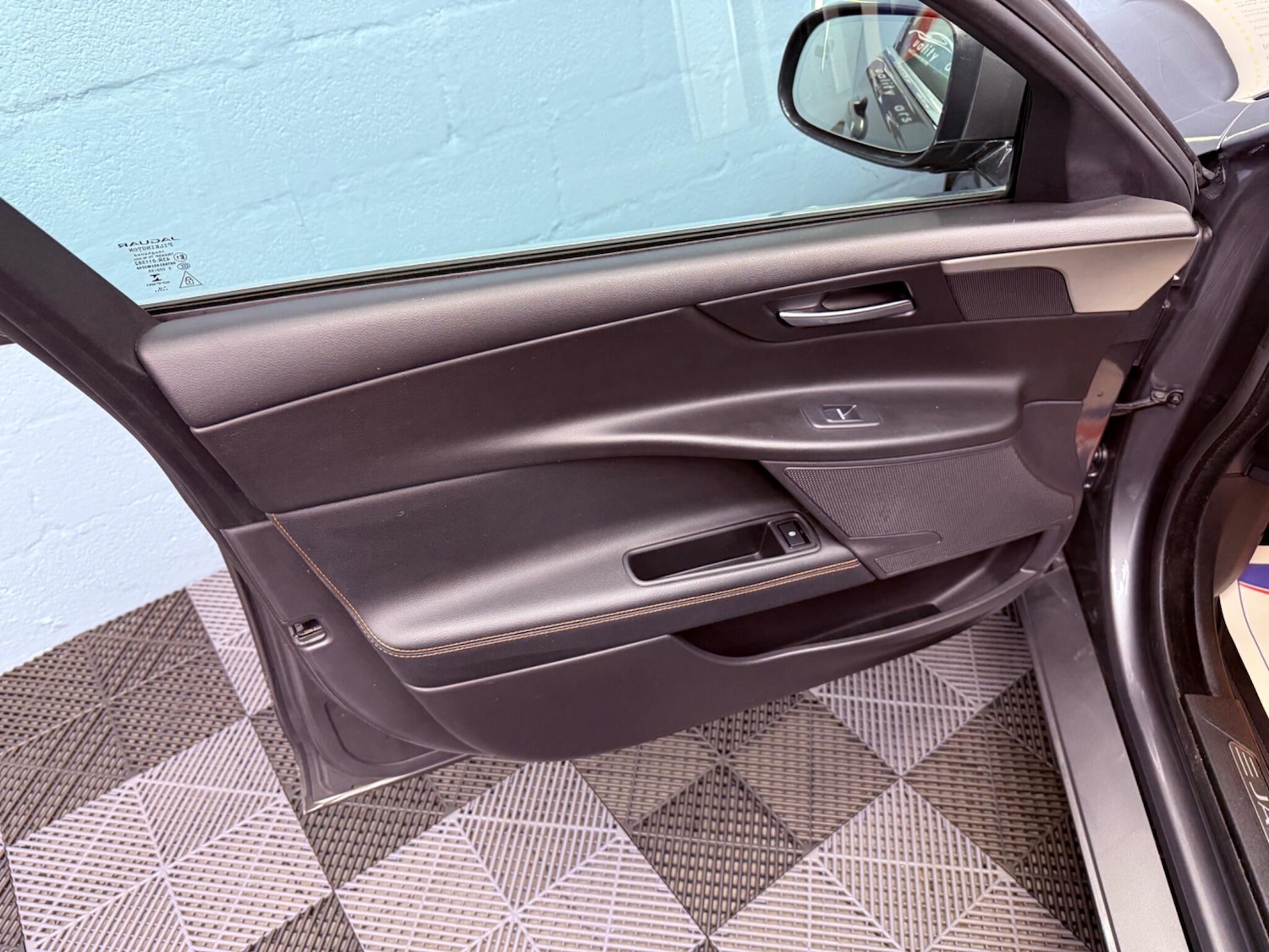 Used Jaguar XE 2016 for sale - 77793869: Photo 28