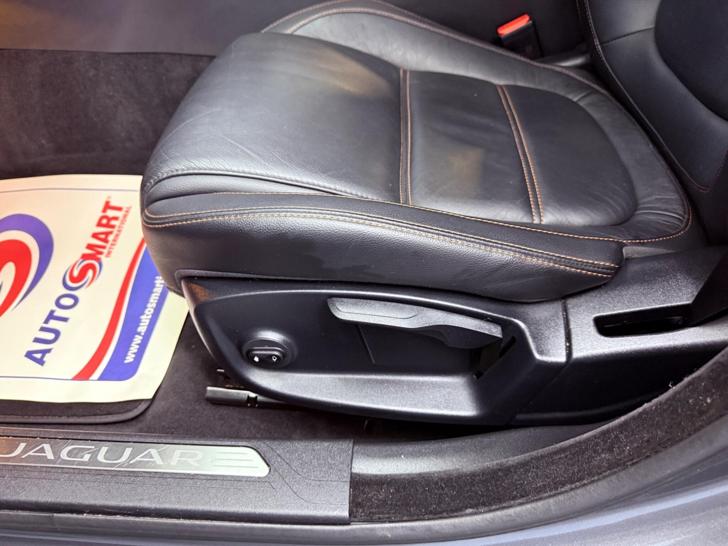 Used Jaguar XE 2016 for sale - 77793869: Photo 29