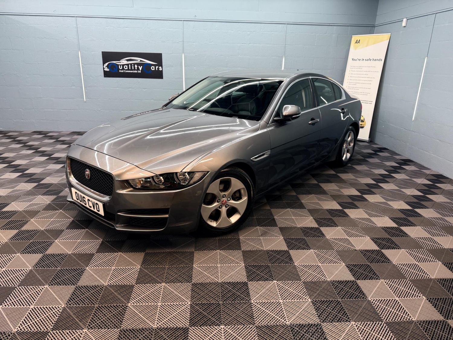 Used Jaguar XE 2016 for sale - 77793869: Photo 3
