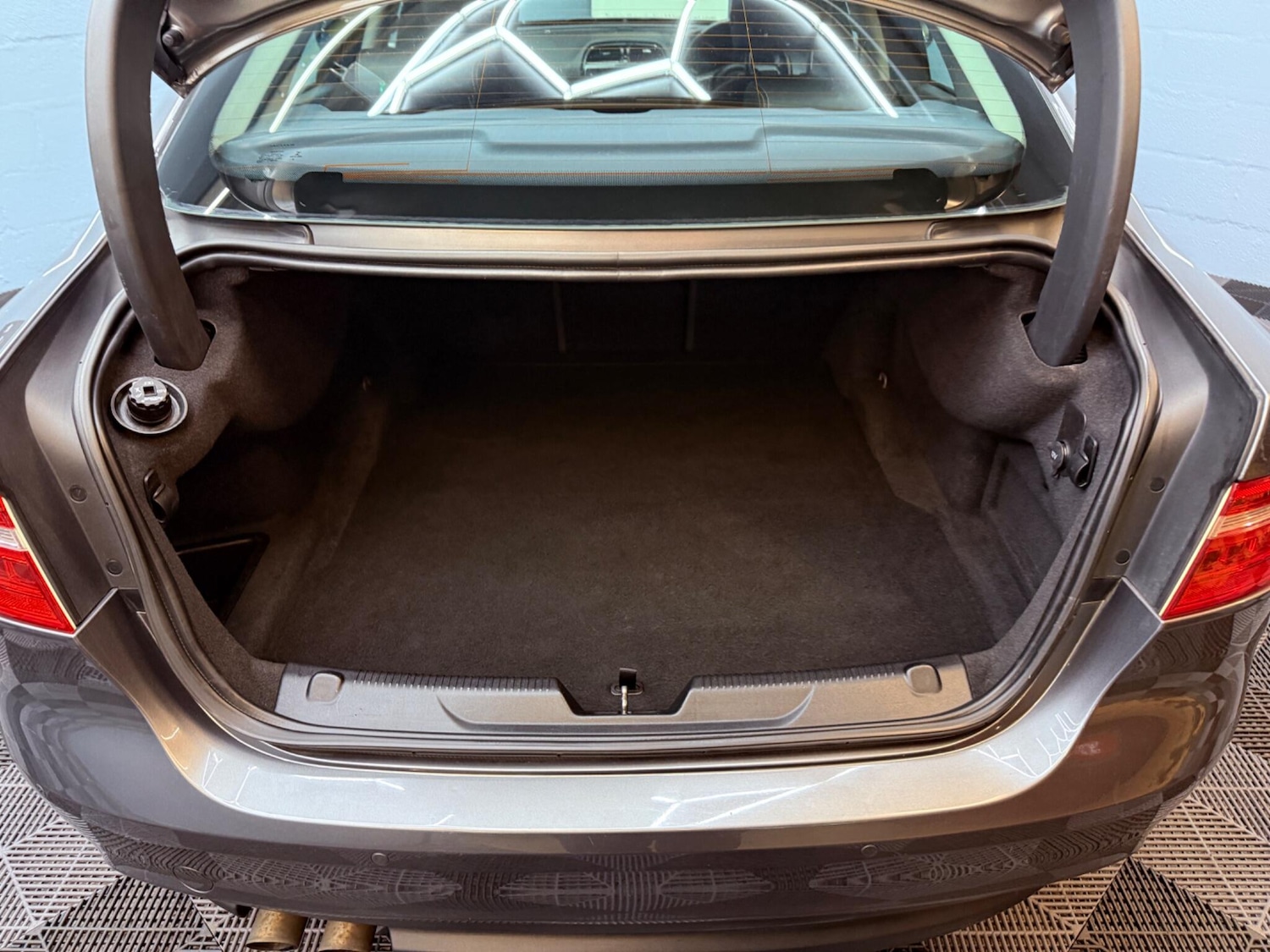 Used Jaguar XE 2016 for sale - 77793869: Photo 40