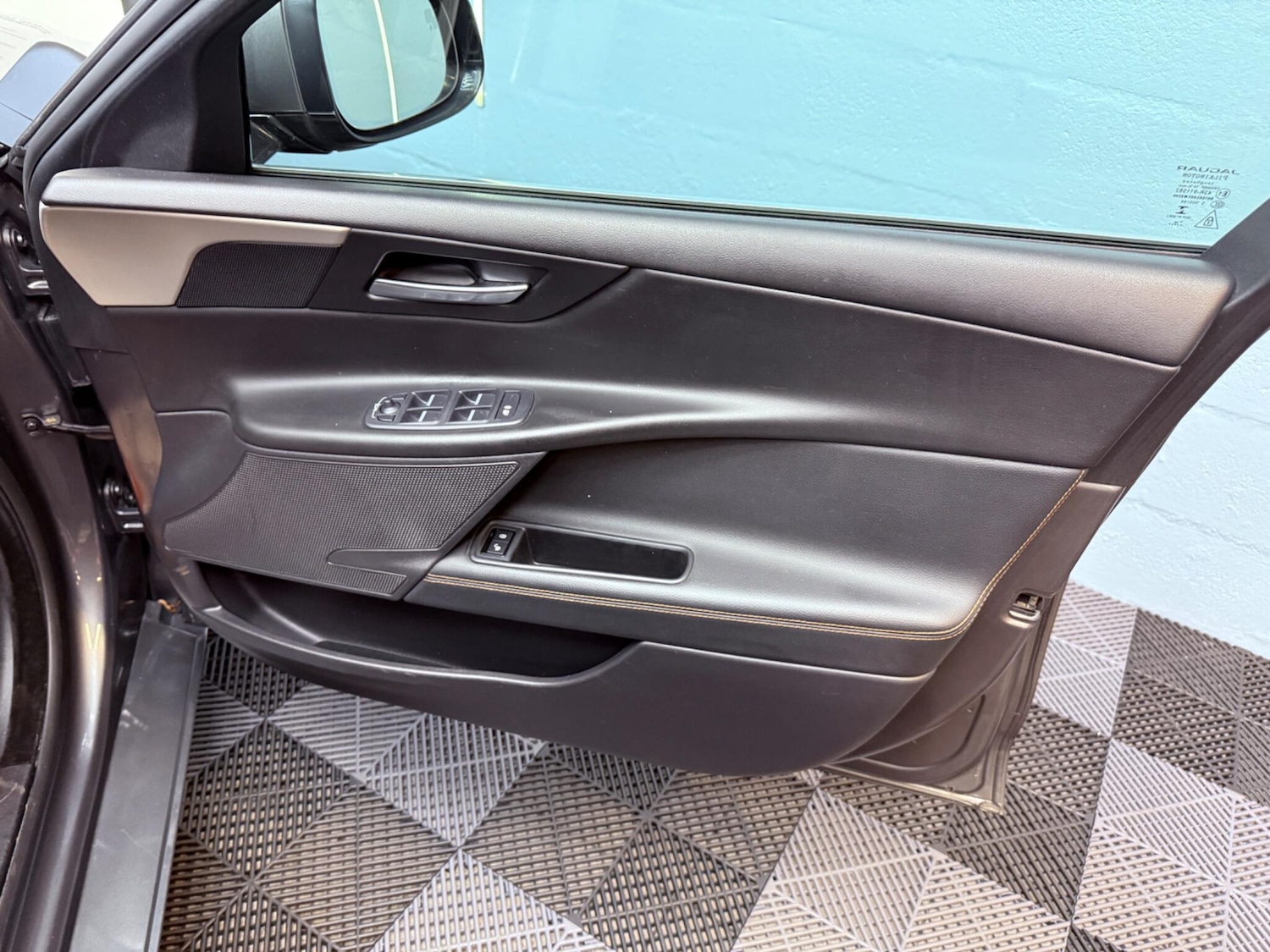 Used Jaguar XE 2016 for sale - 77793869: Photo 56