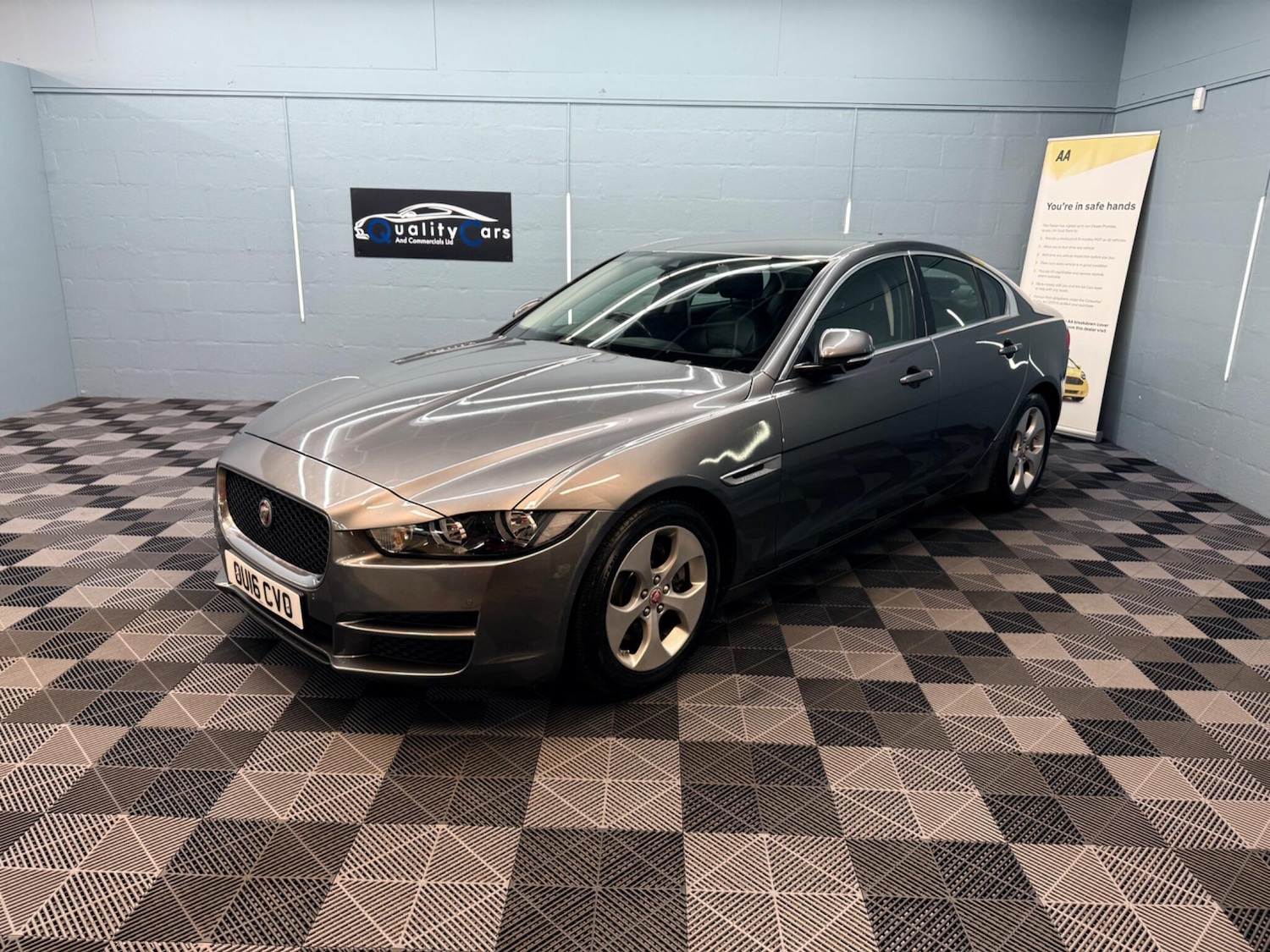 Used Jaguar XE 2016 for sale - 77793869: Photo 6