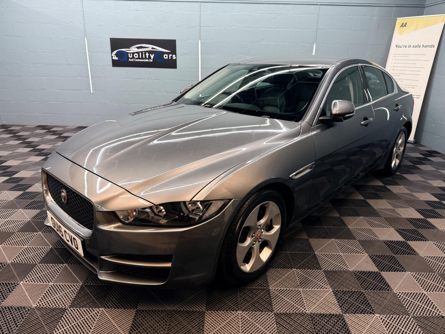 Used Jaguar XE 2016 for sale - 77793869: Photo 7
