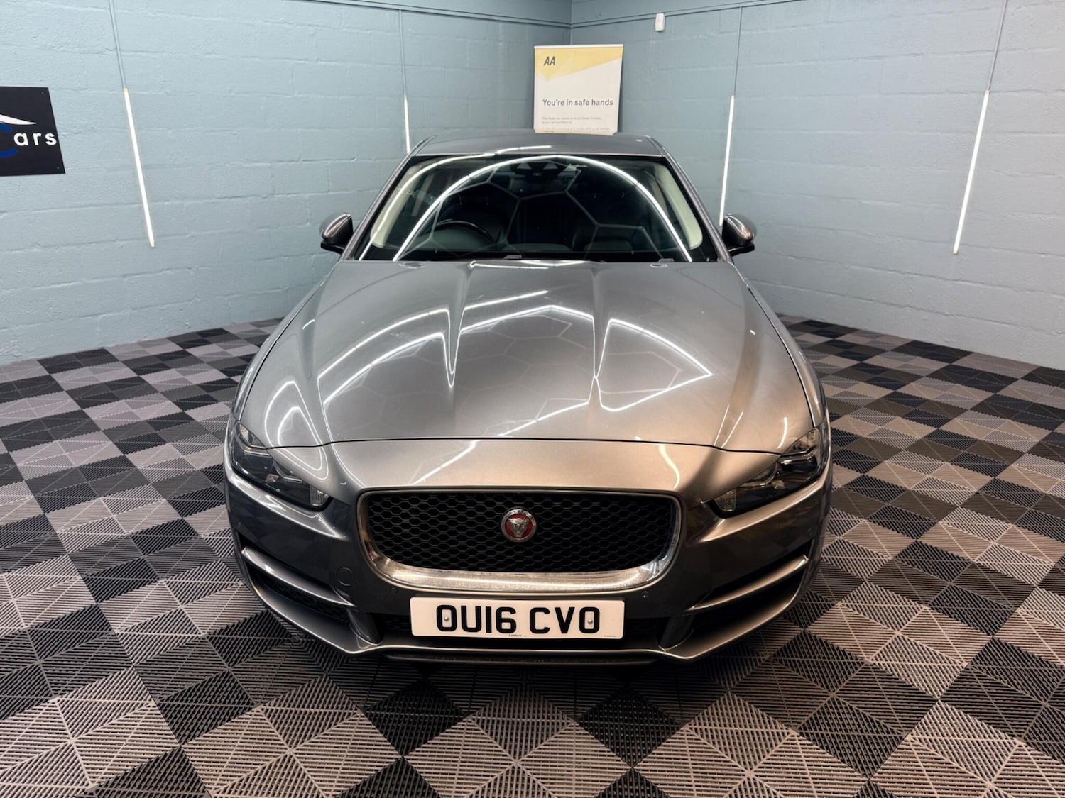 Used Jaguar XE 2016 for sale - 77793869: Photo 8