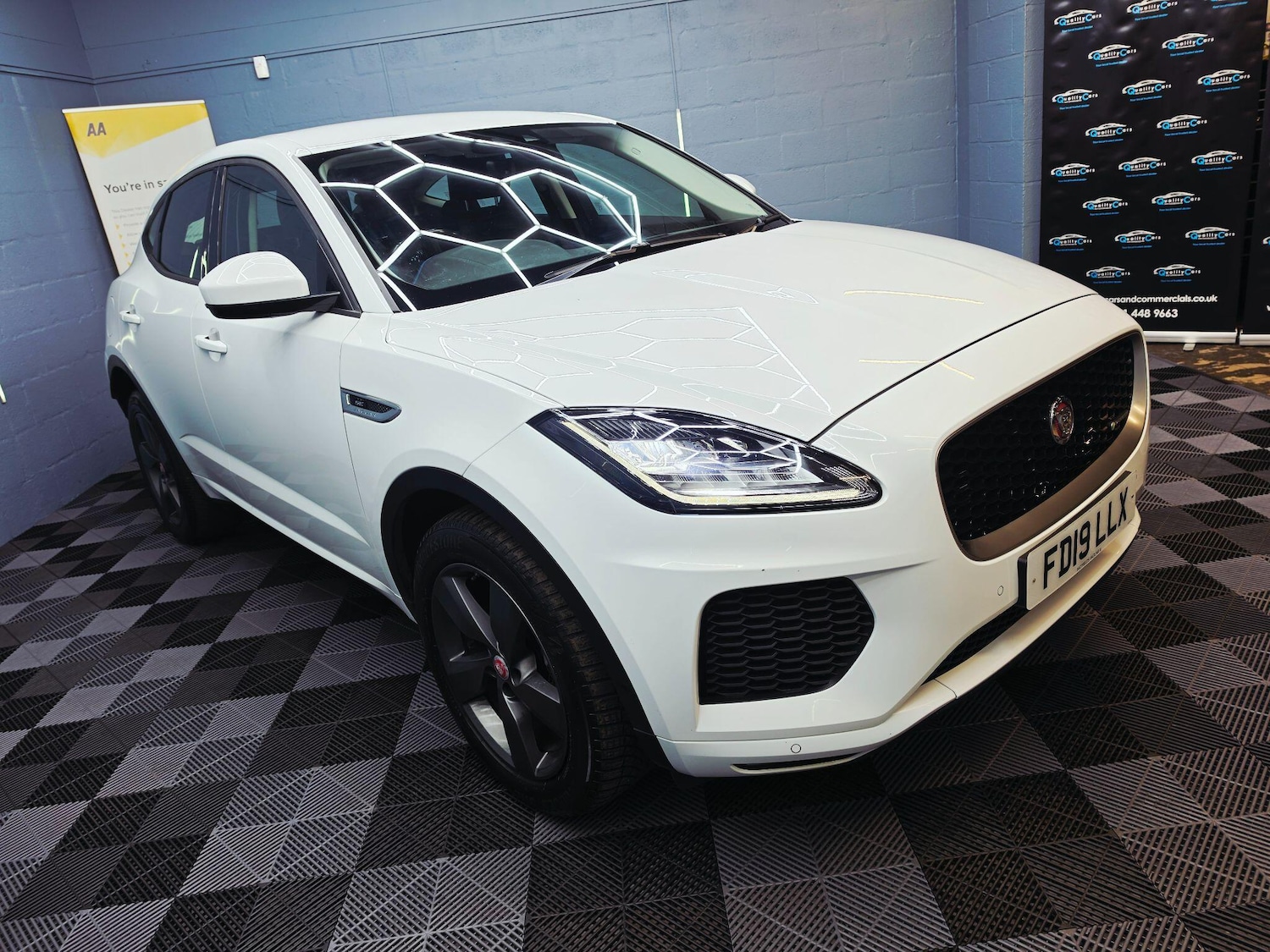 Used Jaguar E-Pace 2019 for sale - 78148362: Photo 2