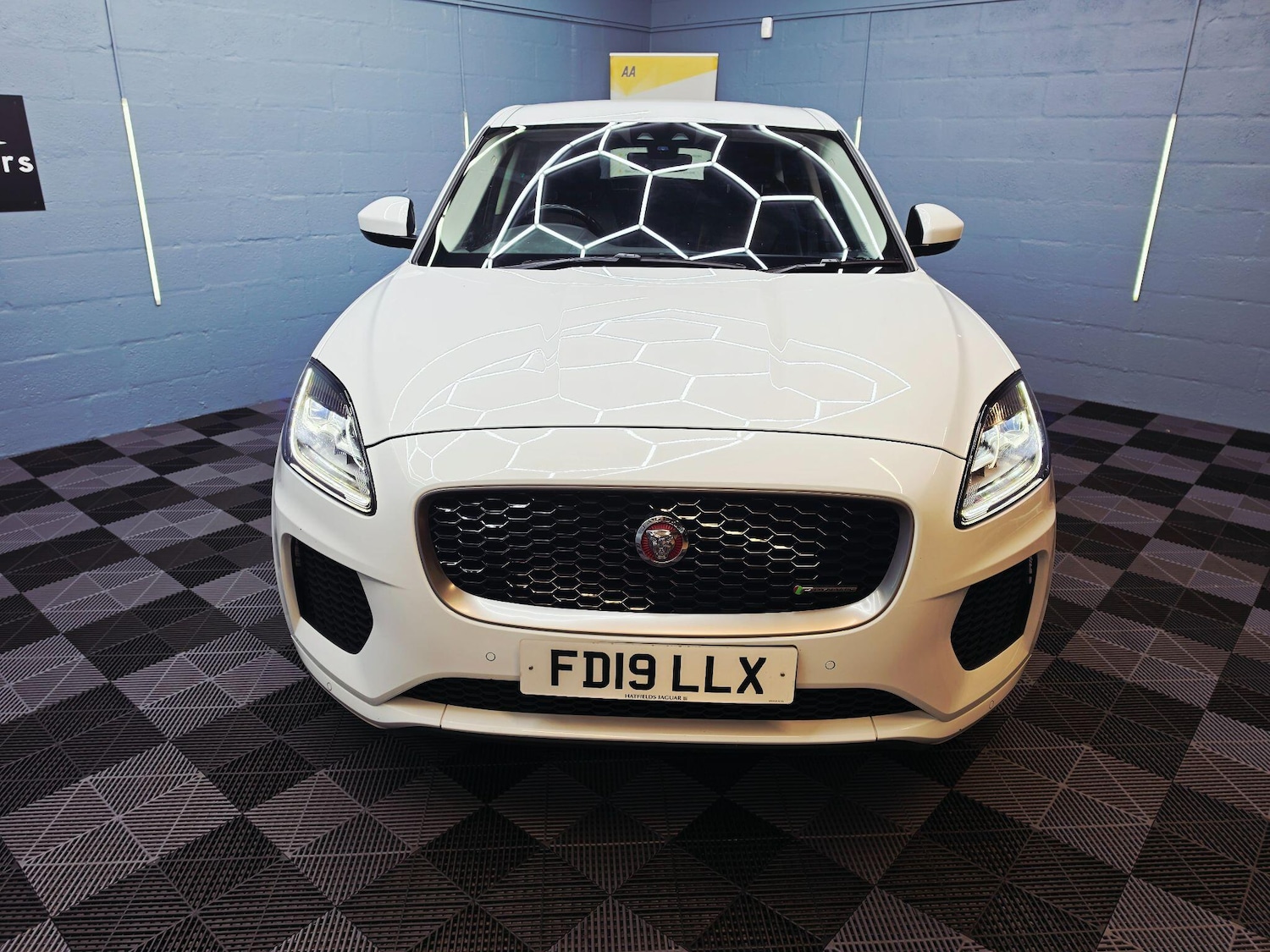 Used Jaguar E-Pace 2019 for sale - 78148362: Photo 3