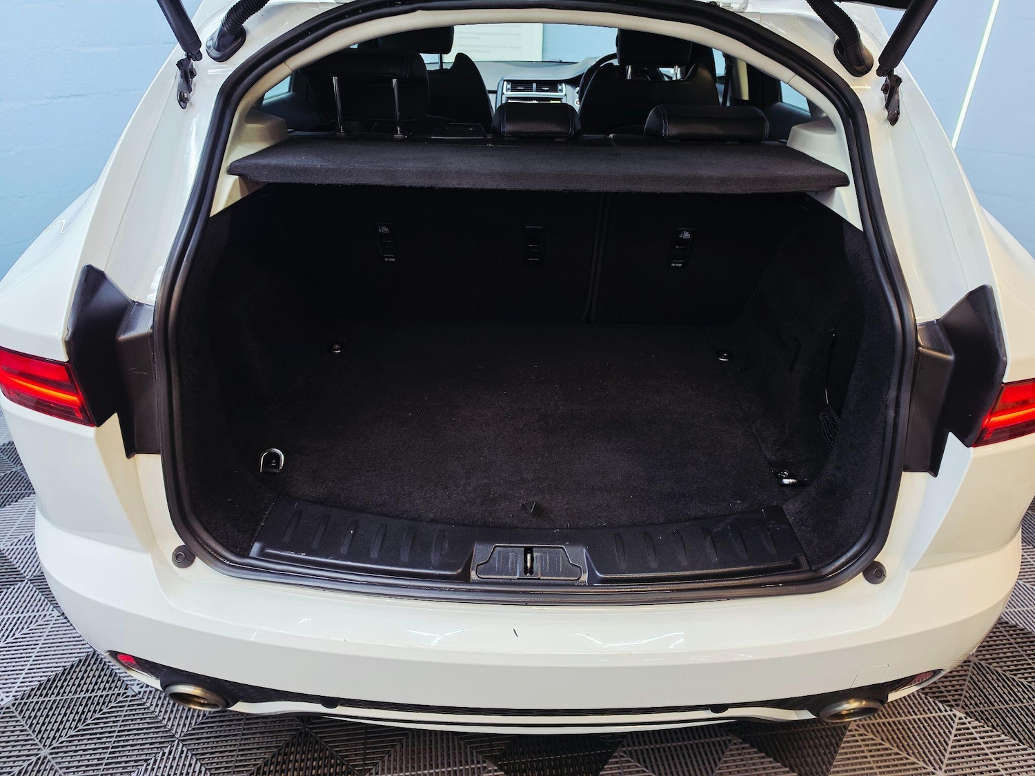 Used Jaguar E-Pace 2019 for sale - 78148362: Photo 45