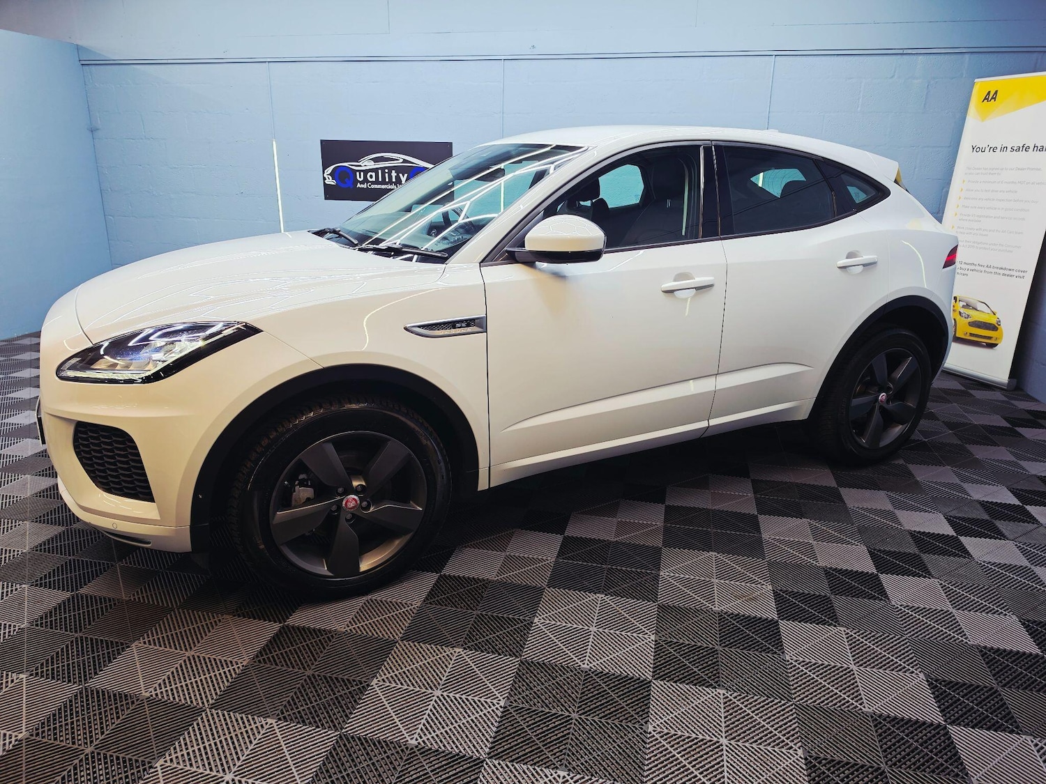 Used Jaguar E-Pace 2019 for sale - 78148362: Photo 6