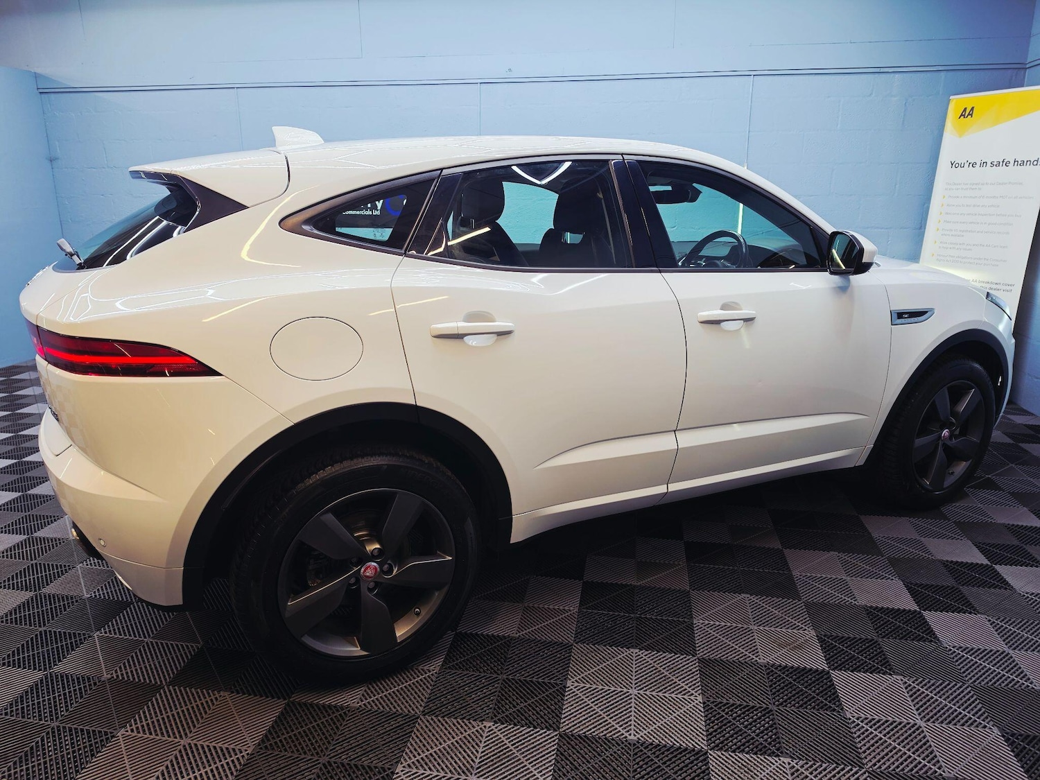 Used Jaguar E-Pace 2019 for sale - 78148362: Photo 9