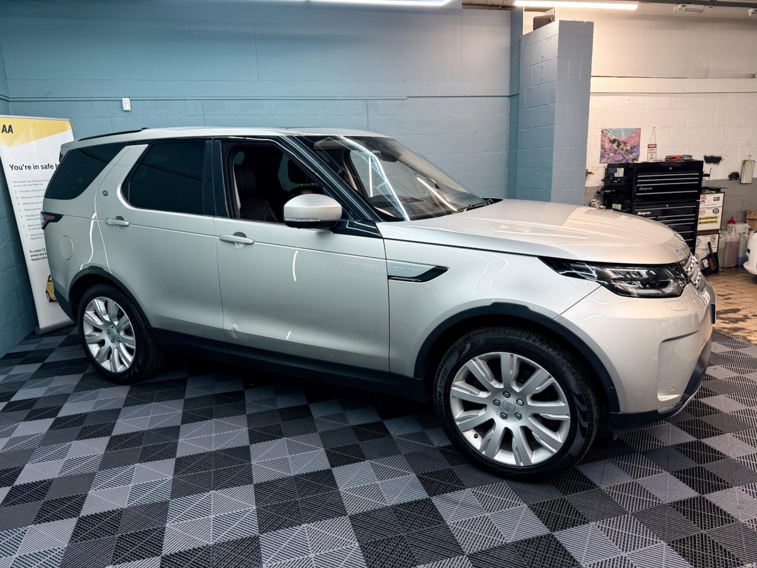 Used Land Rover Discovery 2017 for sale - 77386572: Photo 3