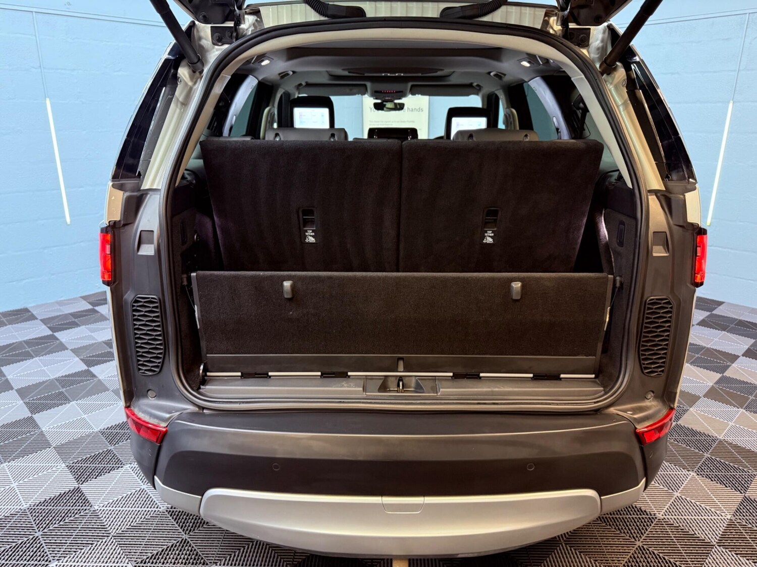 Used Land Rover Discovery 2017 for sale - 77386572: Photo 44