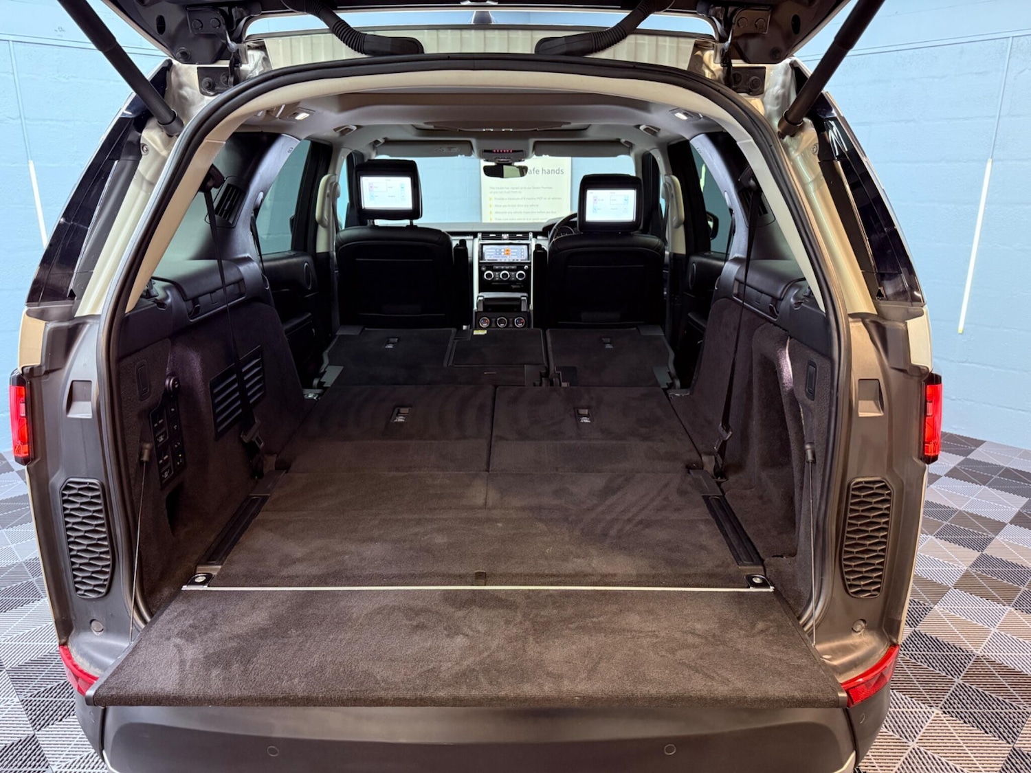 Used Land Rover Discovery 2017 for sale - 77386572: Photo 45