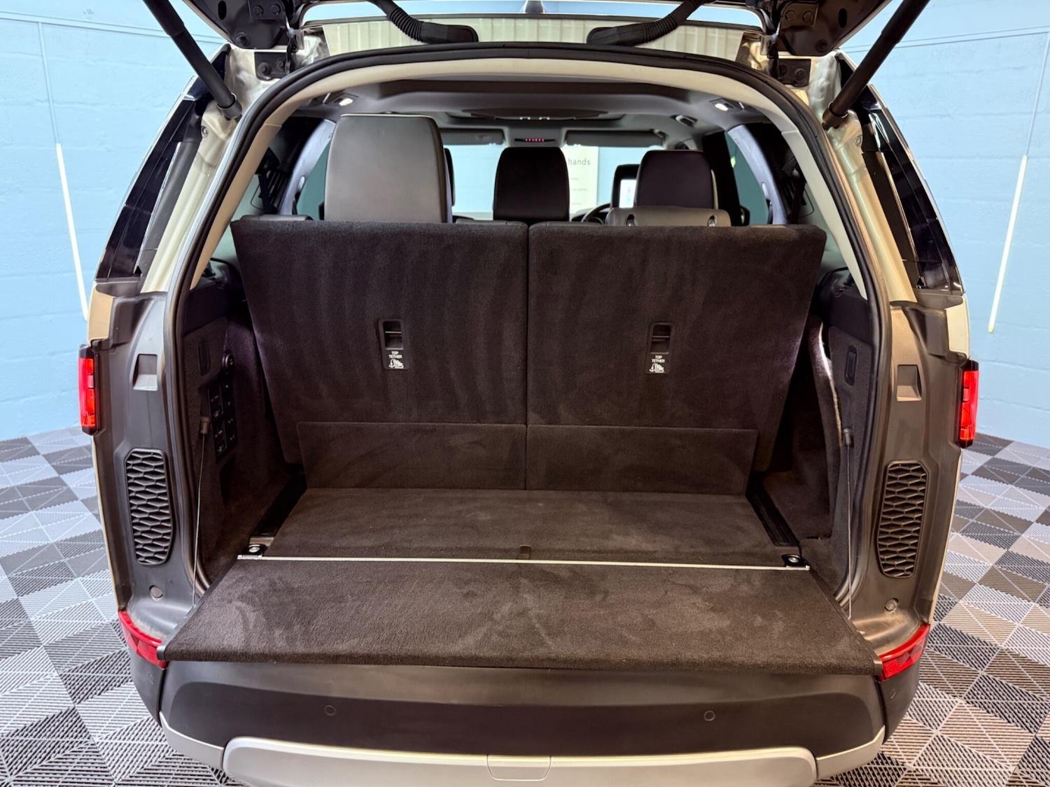 Used Land Rover Discovery 2017 for sale - 77386572: Photo 48