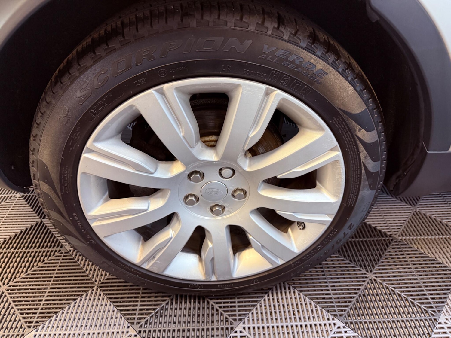 Used Land Rover Discovery 2017 for sale - 77386572: Photo 51