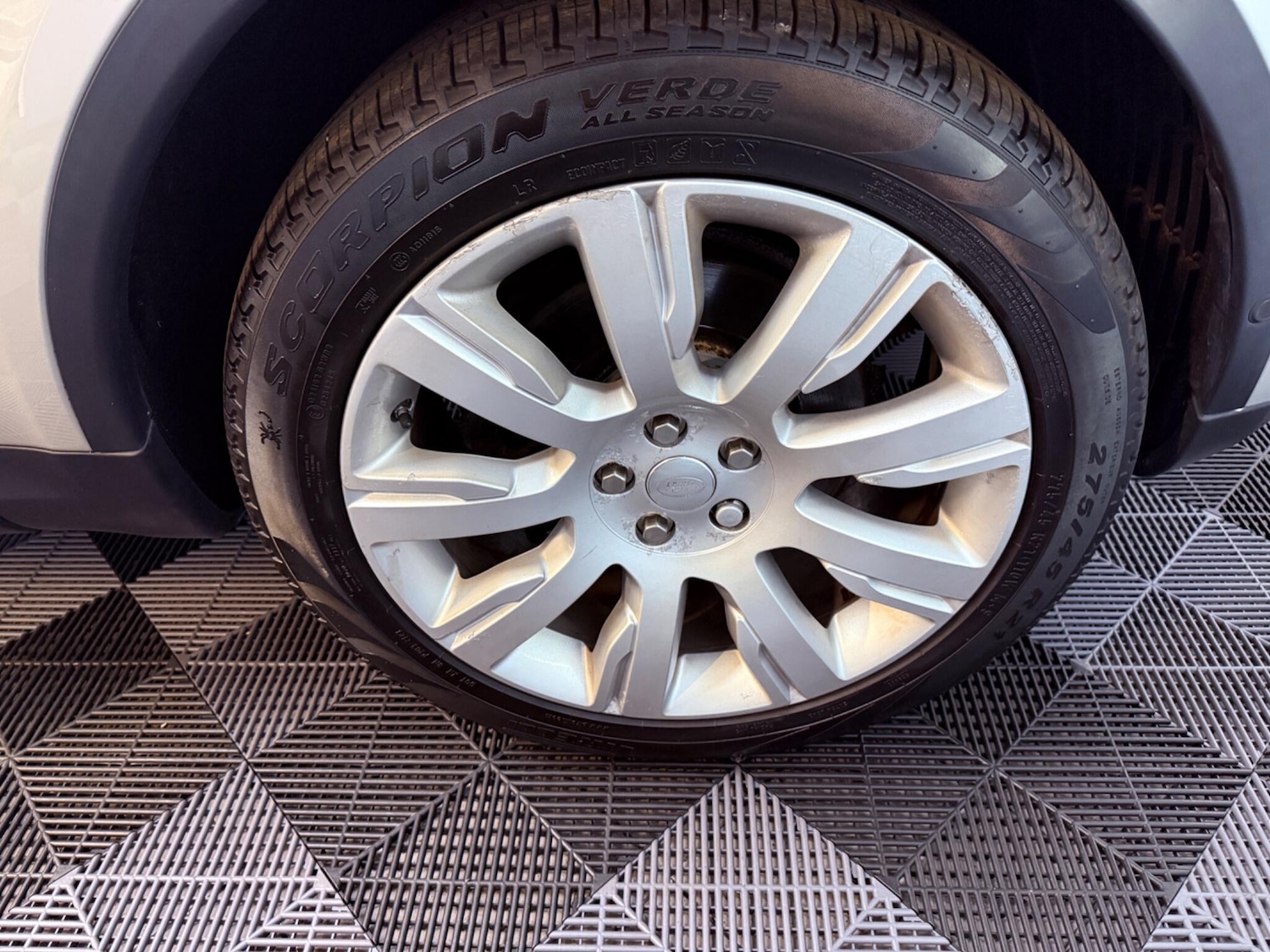 Used Land Rover Discovery 2017 for sale - 77386572: Photo 72