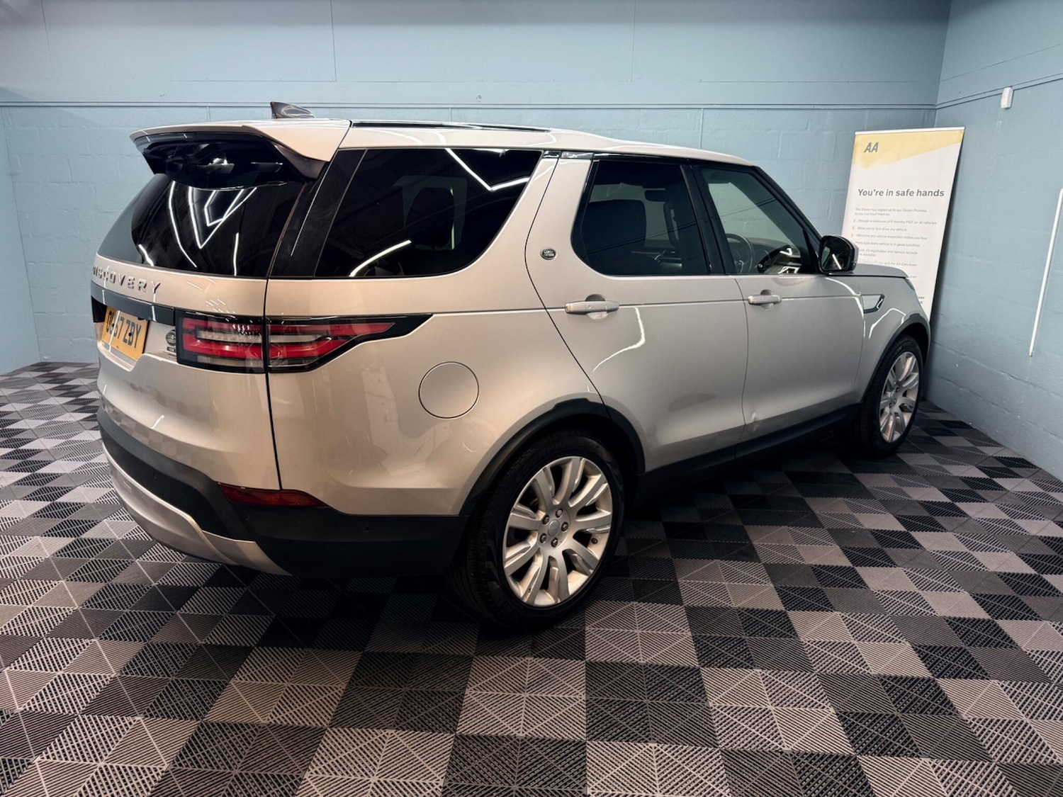Used Land Rover Discovery 2017 for sale - 77386572: Photo 74
