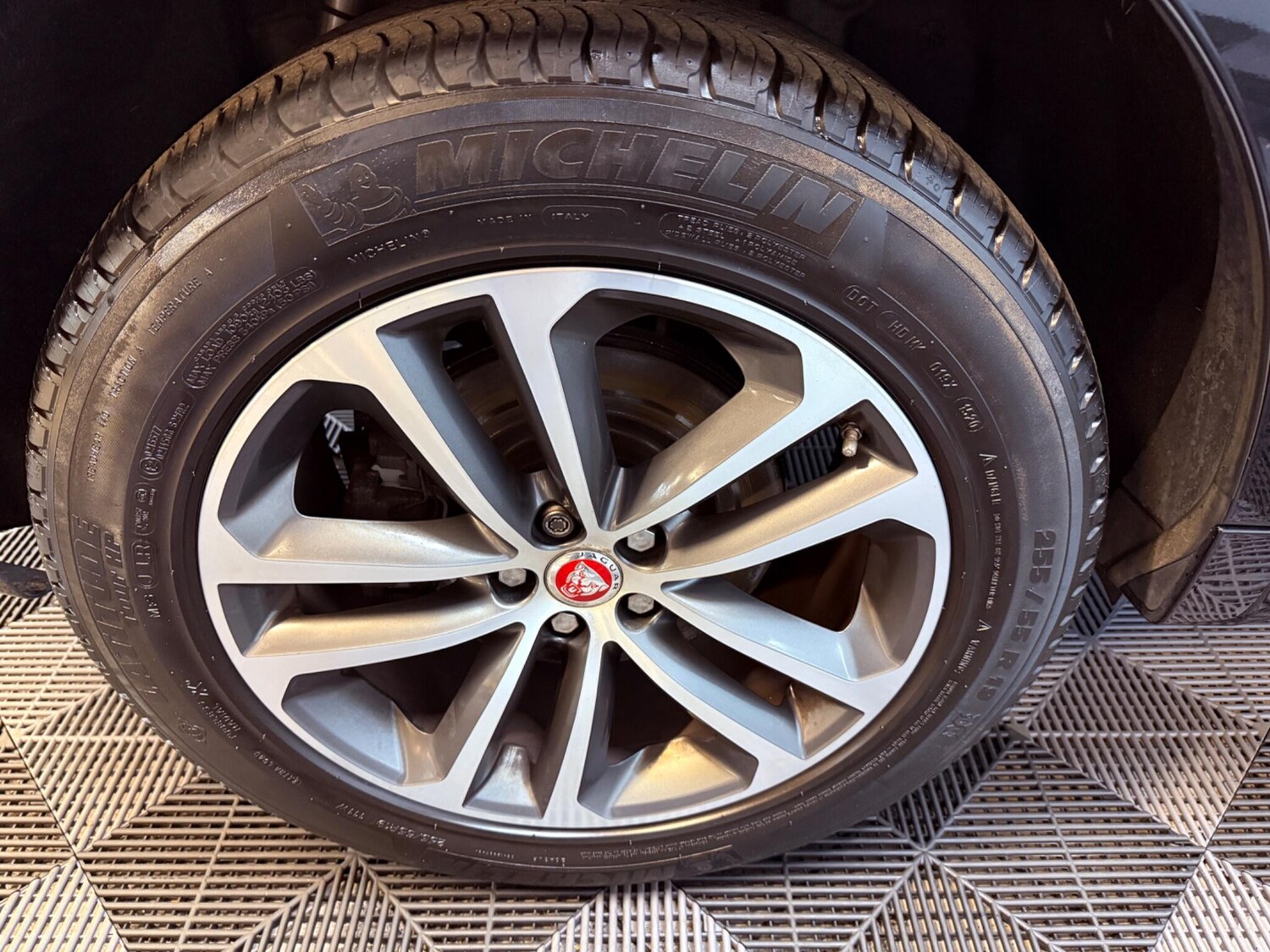 Used Jaguar F-Pace for sale - 77510813: Photo 46