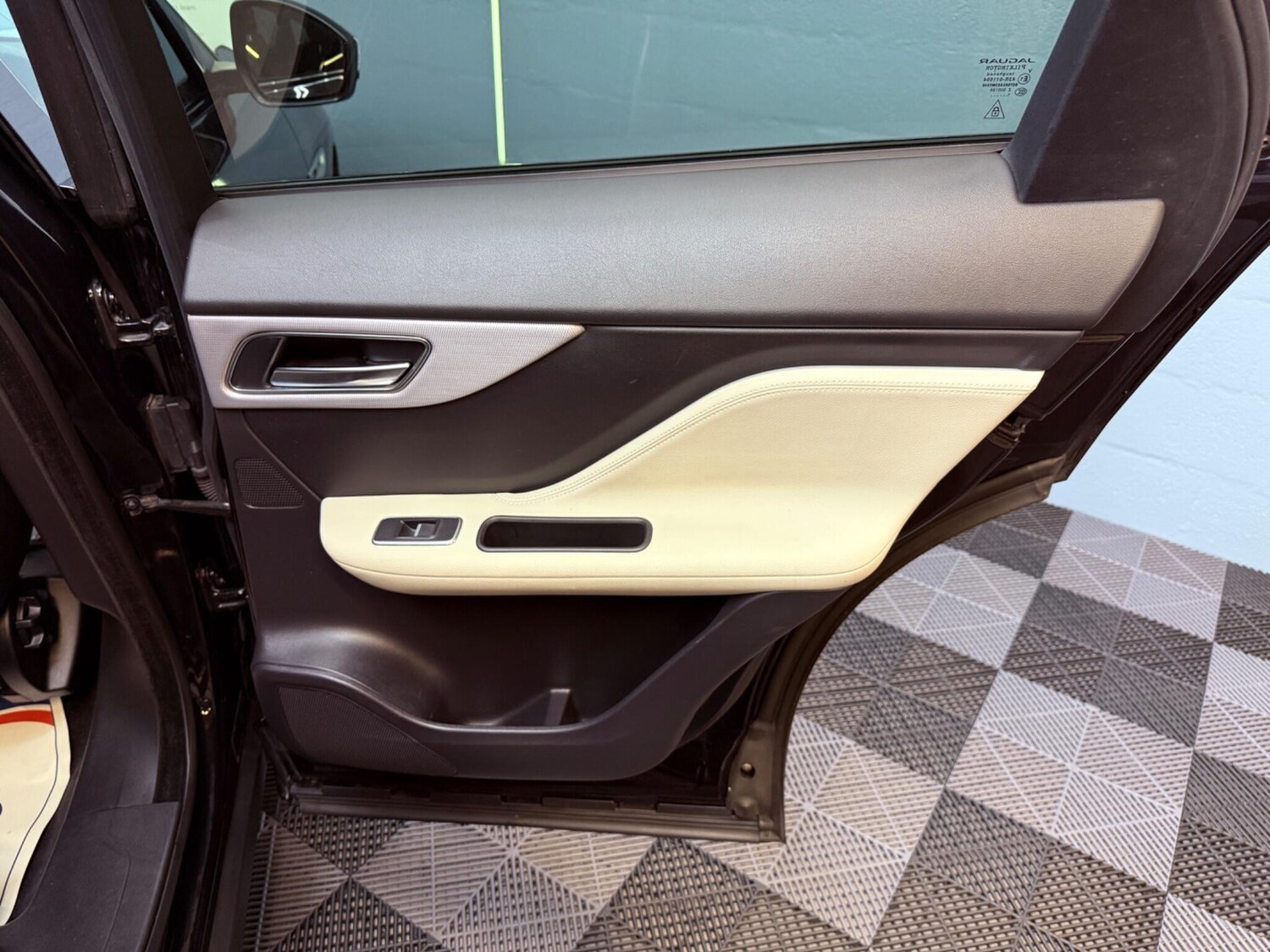 Used Jaguar F-Pace for sale - 77510813: Photo 48