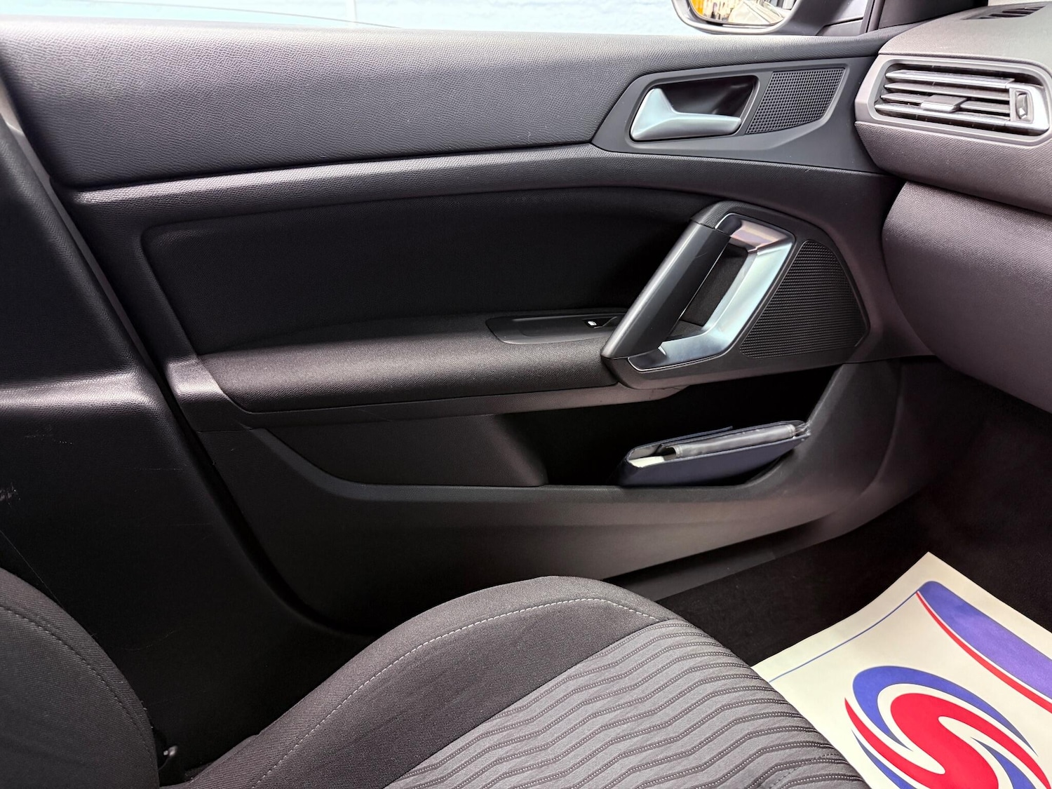 Used Peugeot 308 2015 for sale - 76572331: Photo 14