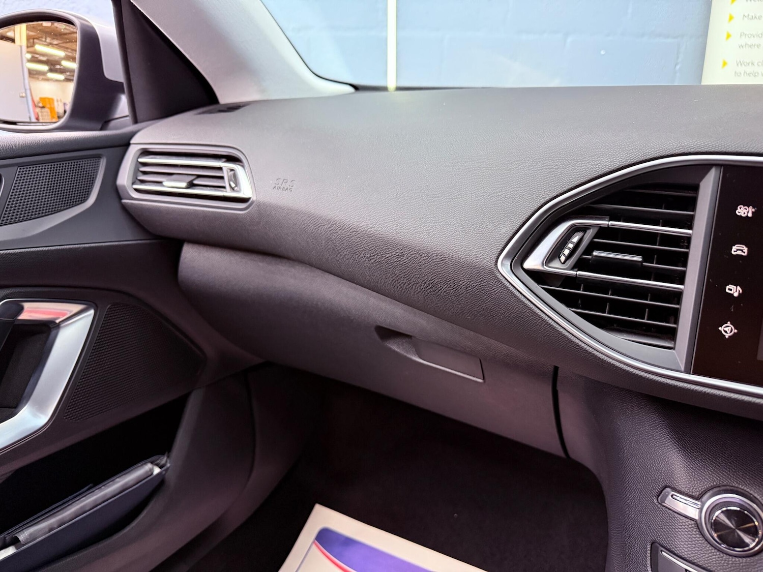 Used Peugeot 308 2015 for sale - 76572331: Photo 15