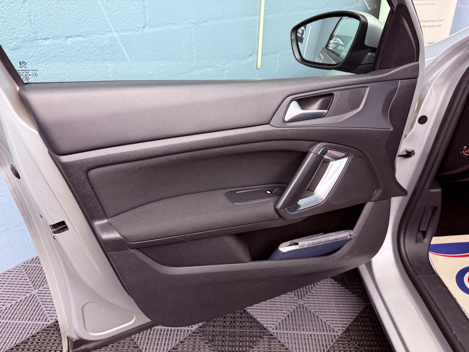 Used Peugeot 308 2015 for sale - 76572331: Photo 25