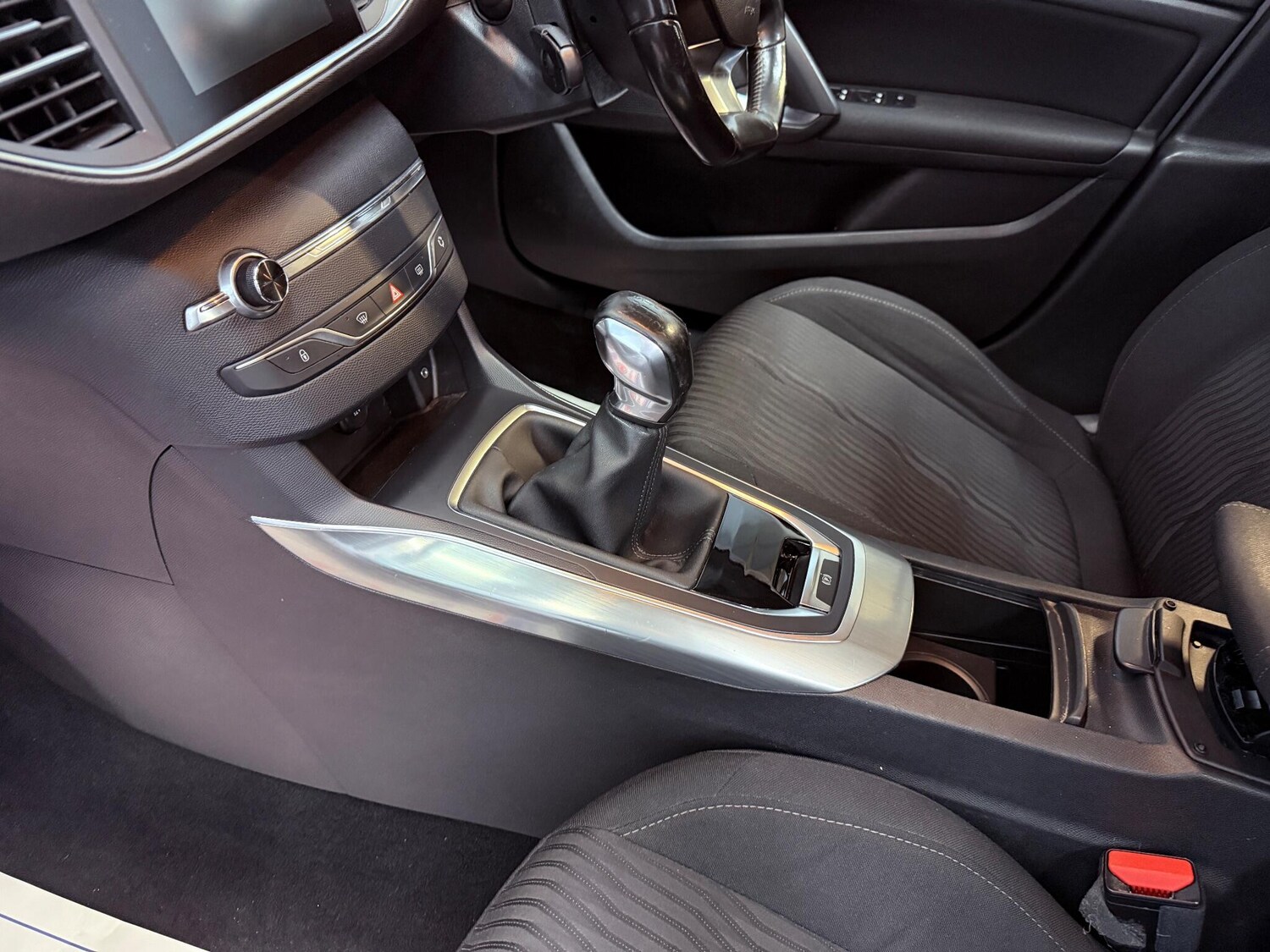 Used Peugeot 308 2015 for sale - 76572331: Photo 26