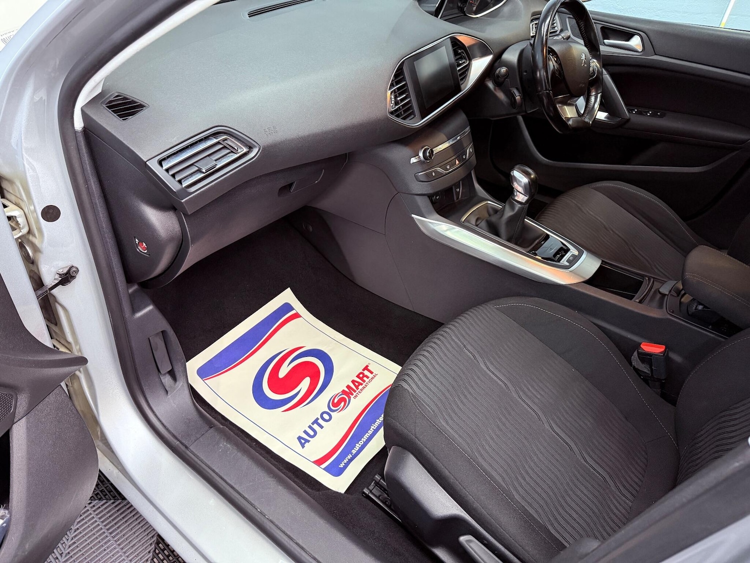 Used Peugeot 308 2015 for sale - 76572331: Photo 29