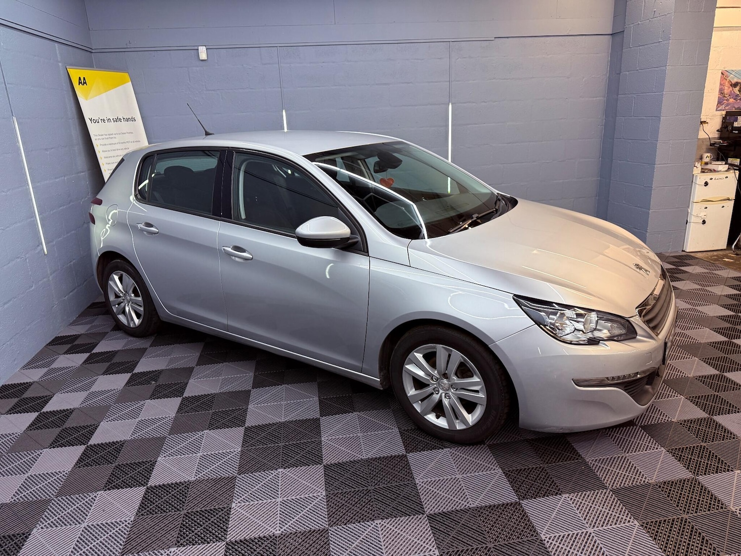 Used Peugeot 308 2015 for sale - 76572331: Photo 3