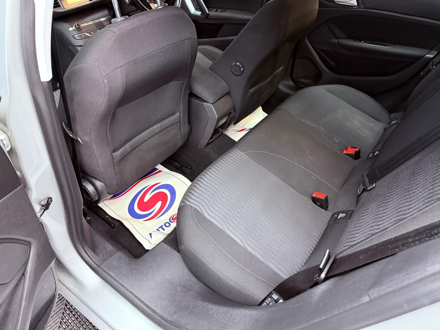 Used Peugeot 308 2015 for sale - 76572331: Photo 32