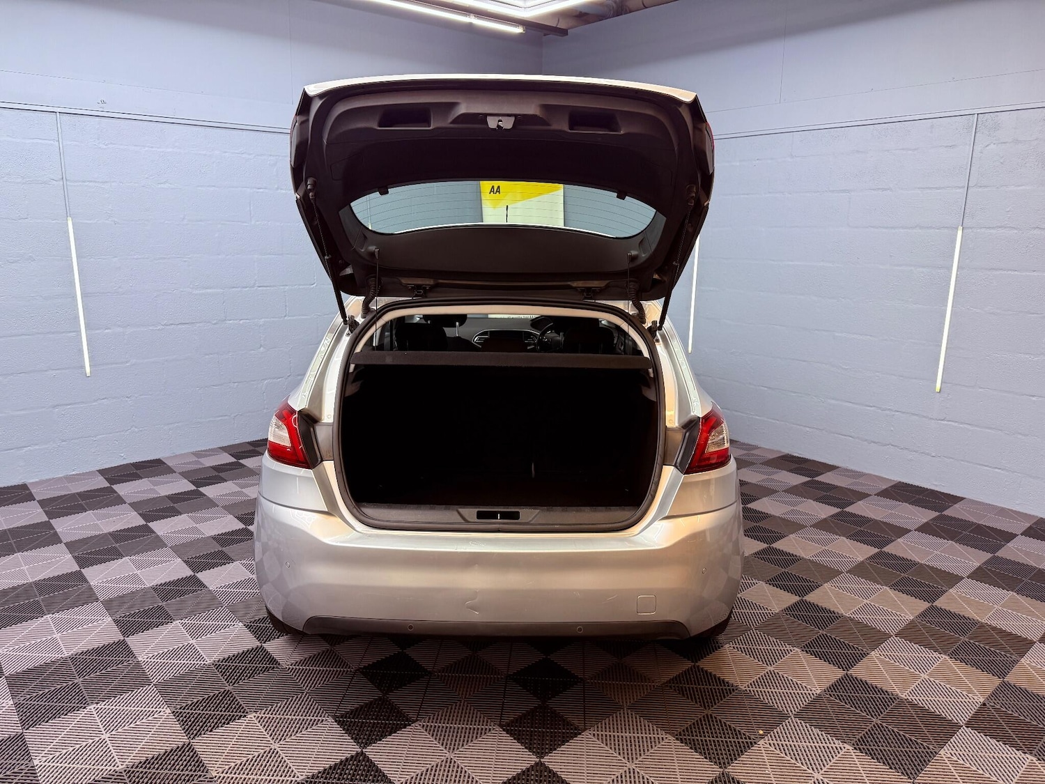 Used Peugeot 308 2015 for sale - 76572331: Photo 34