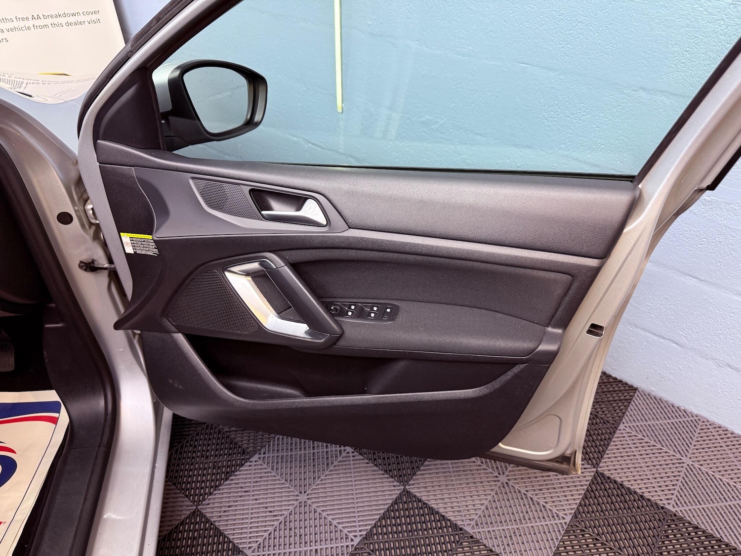 Used Peugeot 308 2015 for sale - 76572331: Photo 42